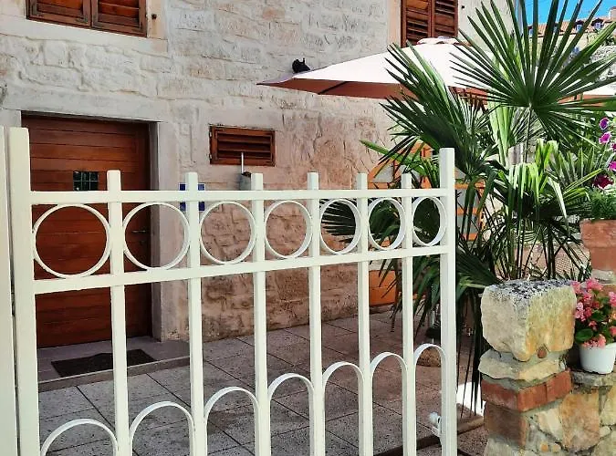 Daire Joseph's Yard Rovinj