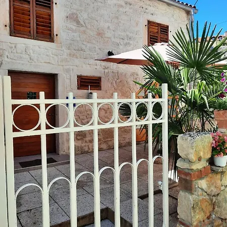 Daire Joseph's Yard Rovinj