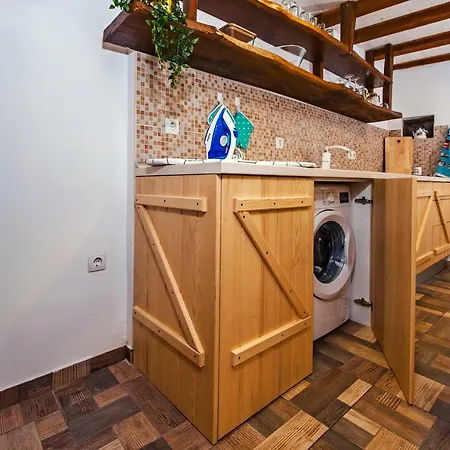 Joseph's Yard * Ровинь