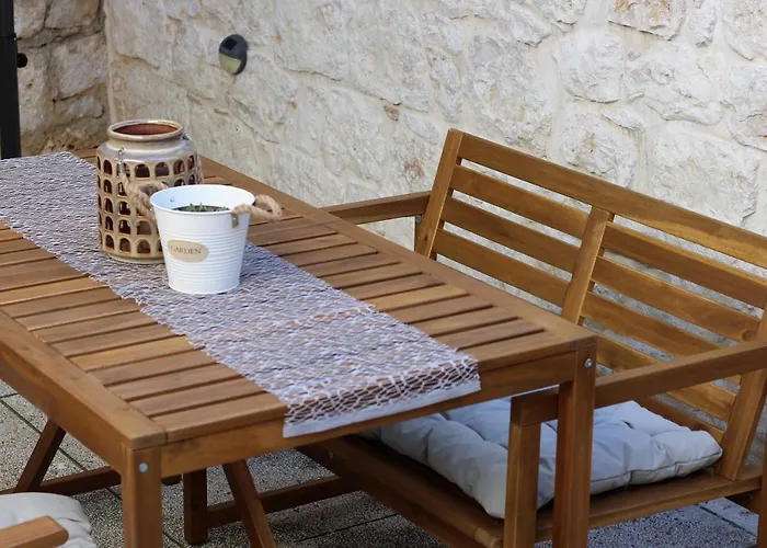 Joseph's Yard 아파트