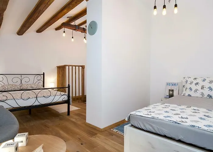 Joseph's Yard 아파트 *